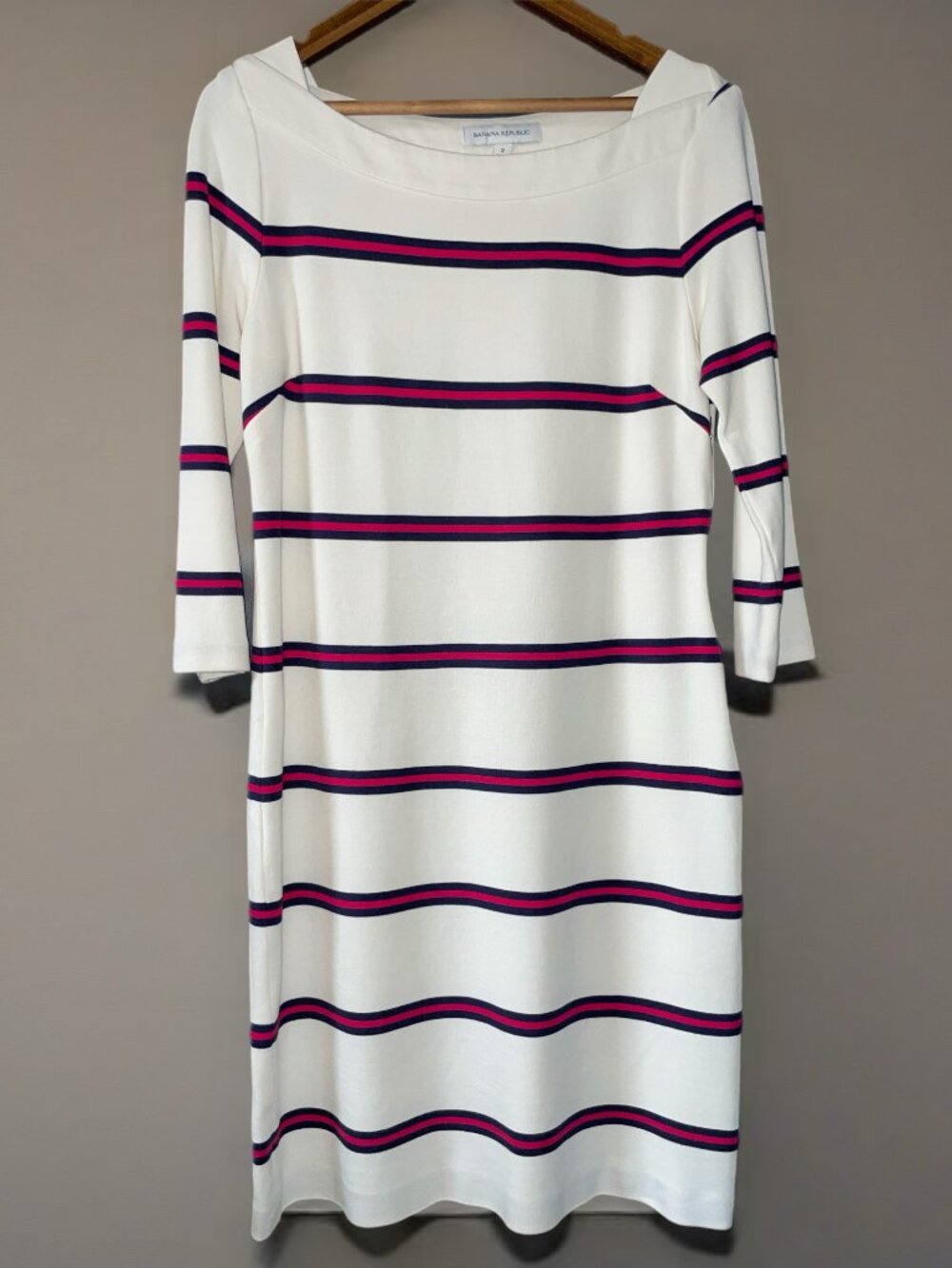 Banana Republic Lux Knit Boatneck Dress, Cream Red & Navy, 3/4 Sleeve, Side Zip - Picture 4 of 9